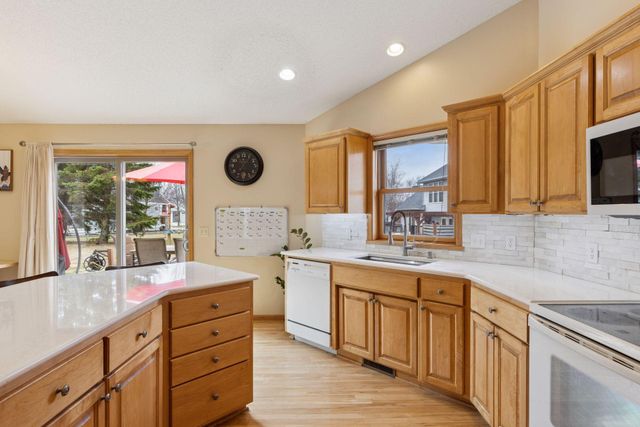 2164 Rushmore Drive, River Falls, WI 54022