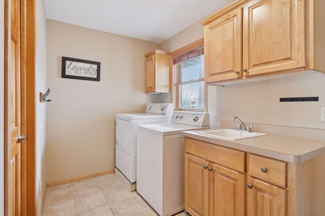 2164 Rushmore Drive, River Falls, WI 54022