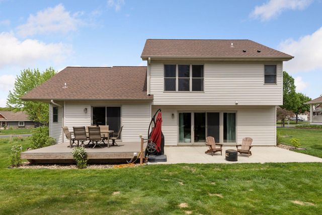 2164 Rushmore Drive, River Falls, WI 54022