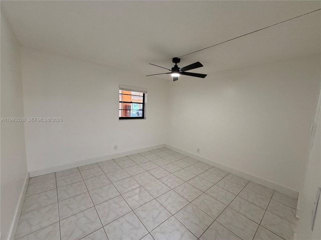 400 Commodore Dr 101, Plantation, FL 33325