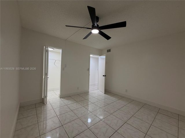 400 Commodore Dr 101, Plantation, FL 33325