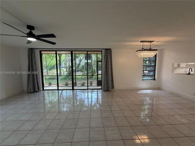 400 Commodore Dr 101, Plantation, FL 33325
