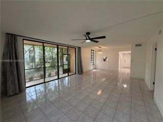 400 Commodore Dr 101, Plantation, FL 33325