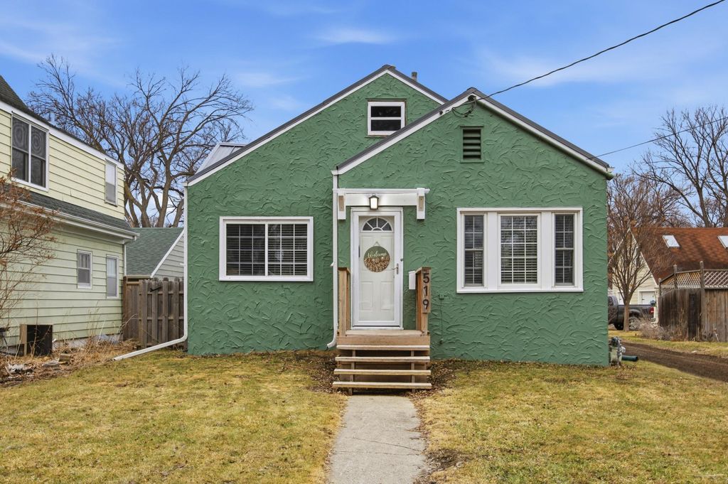 519 14th Street S, Fargo, ND 58103