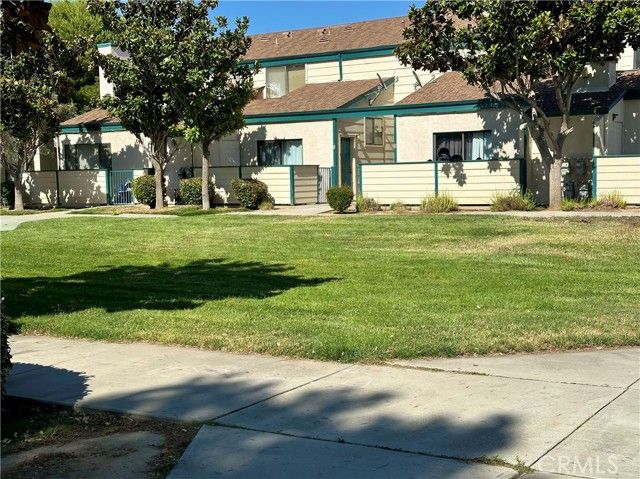44514 15th Street 2, Lancaster, CA 93535