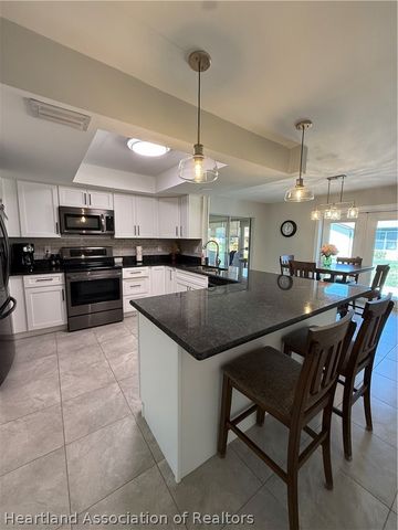 13 Hillcrest Street, Lake Placid, FL 33852