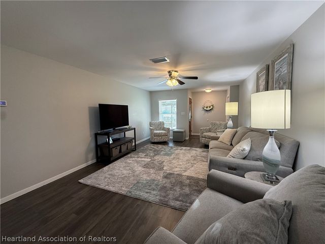 13 Hillcrest Street, Lake Placid, FL 33852