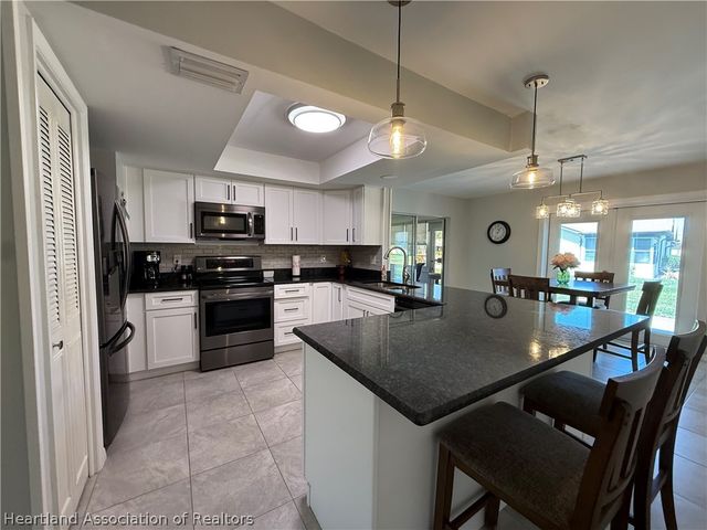 13 Hillcrest Street, Lake Placid, FL 33852