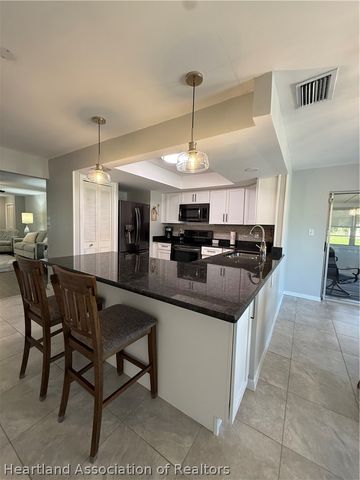 13 Hillcrest Street, Lake Placid, FL 33852