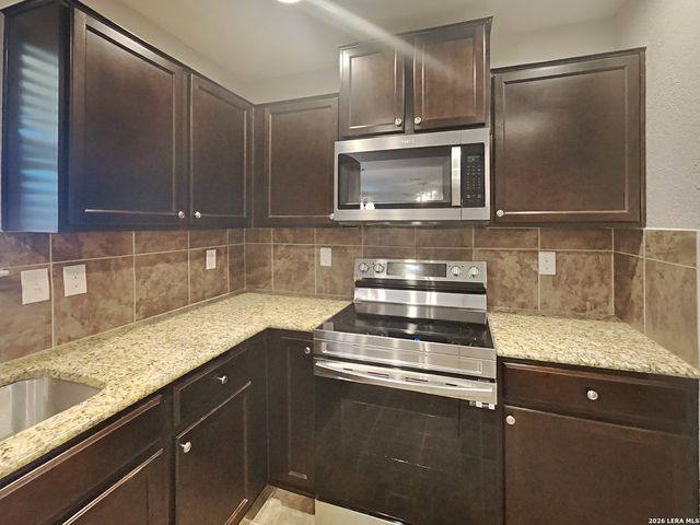 5706 ESPADA CLF, San Antonio, TX 78222