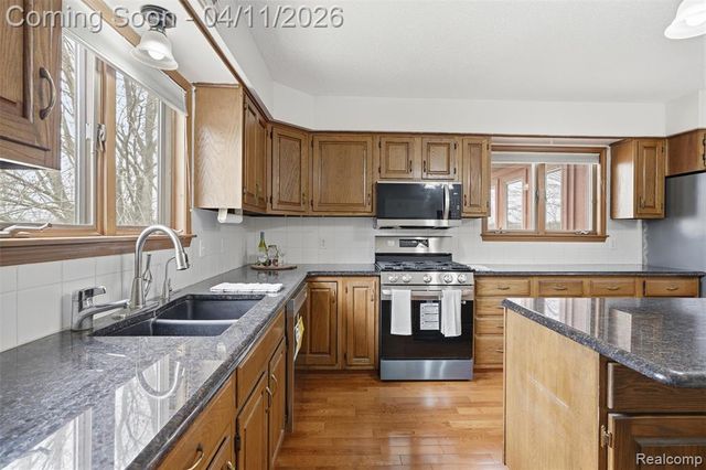 11509 Nora Drive, Fenton, MI 48430