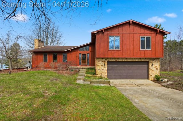 11509 Nora Drive, Fenton, MI 48430