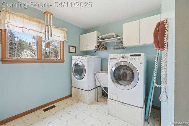 11509 Nora Drive, Fenton, MI 48430