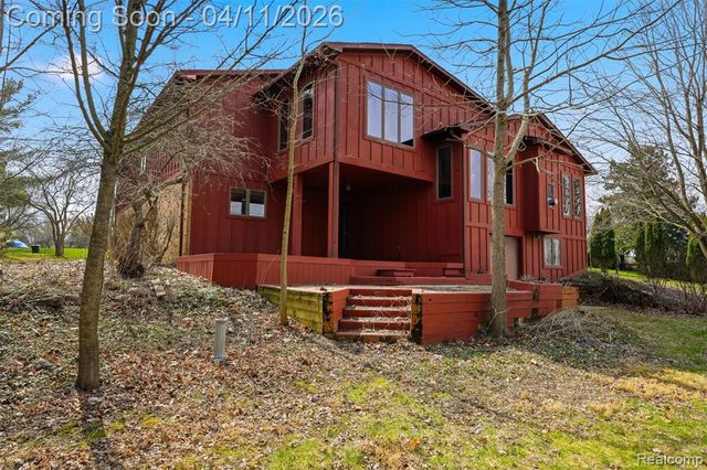 11509 Nora Drive, Fenton, MI 48430