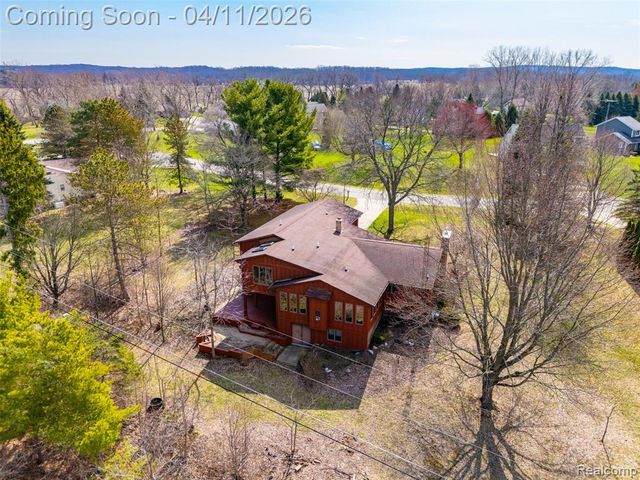 11509 Nora Drive, Fenton, MI 48430