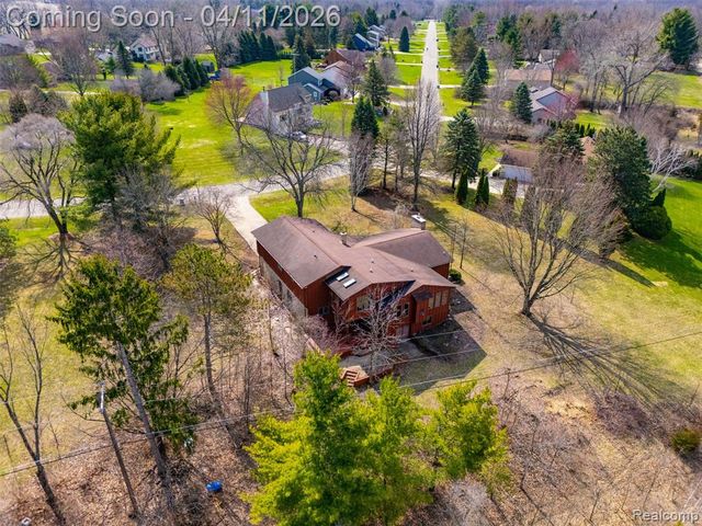11509 Nora Drive, Fenton, MI 48430