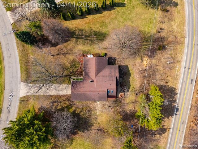 11509 Nora Drive, Fenton, MI 48430
