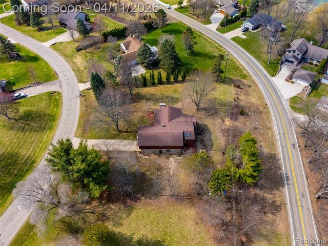 11509 Nora Drive, Fenton, MI 48430