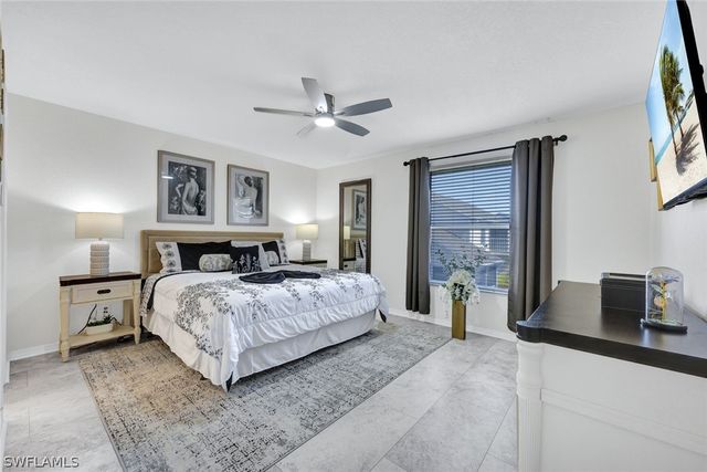 1599 Trafalgar LN O201, Naples, FL 34116