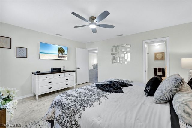 1599 Trafalgar LN O201, Naples, FL 34116