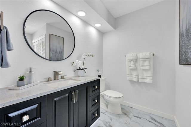 1599 Trafalgar LN O201, Naples, FL 34116