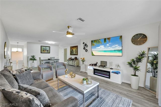 1599 Trafalgar LN O201, Naples, FL 34116