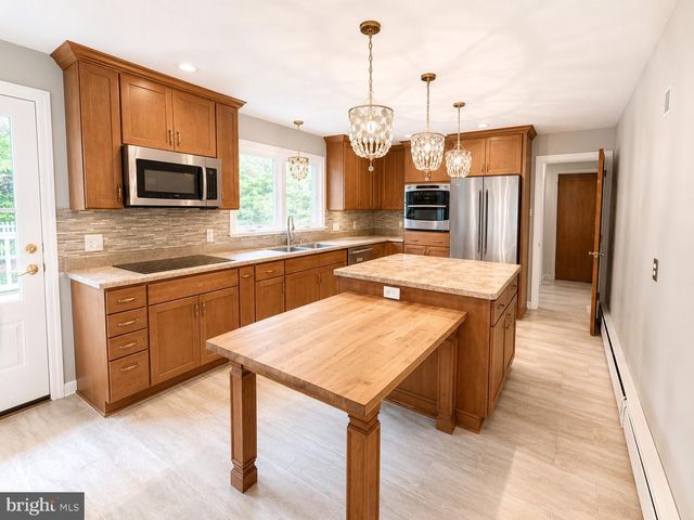 101 PARK DR, Doylestown, PA 18901