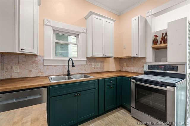 814 E Court Avenue, Jeffersonville, IN 47130