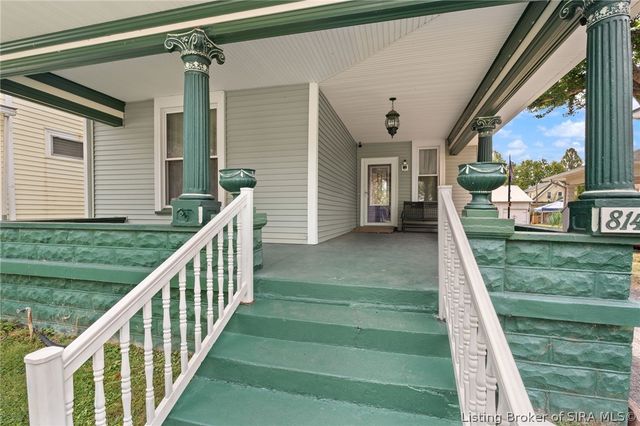 814 E Court Avenue, Jeffersonville, IN 47130