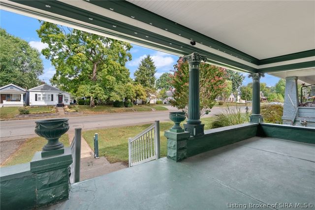 814 E Court Avenue, Jeffersonville, IN 47130