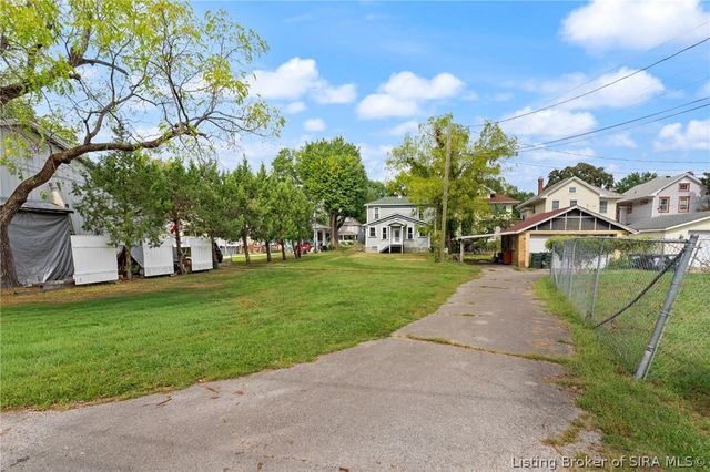 814 E Court Avenue, Jeffersonville, IN 47130