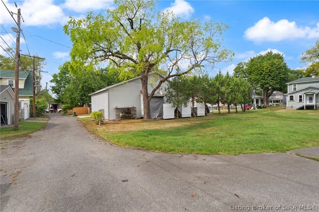 814 E Court Avenue, Jeffersonville, IN 47130