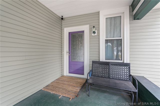 814 E Court Avenue, Jeffersonville, IN 47130