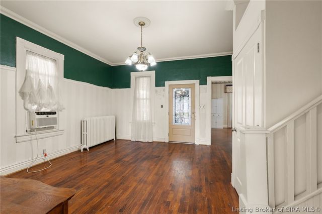 814 E Court Avenue, Jeffersonville, IN 47130
