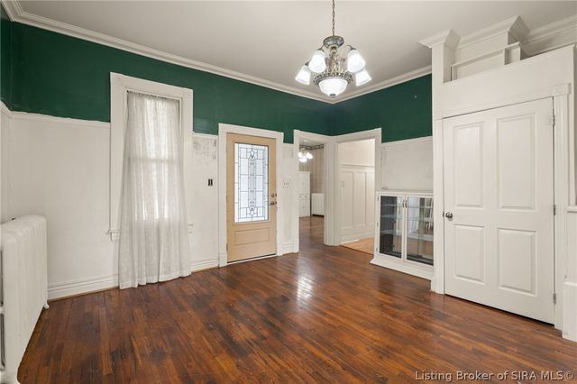 814 E Court Avenue, Jeffersonville, IN 47130