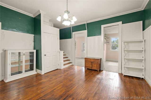 814 E Court Avenue, Jeffersonville, IN 47130