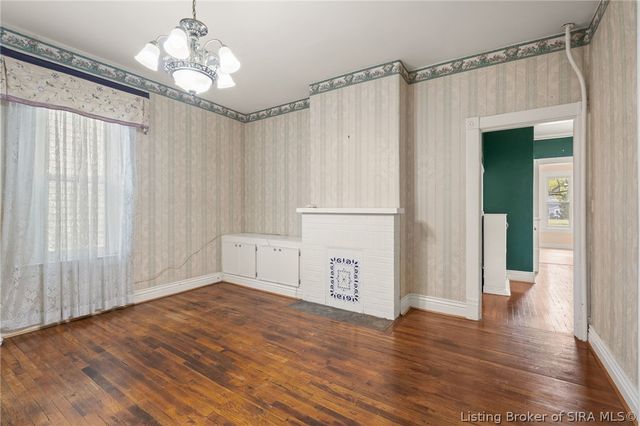 814 E Court Avenue, Jeffersonville, IN 47130