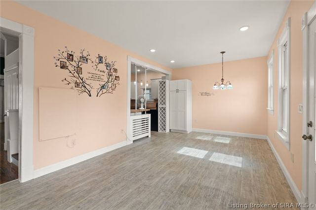 814 E Court Avenue, Jeffersonville, IN 47130