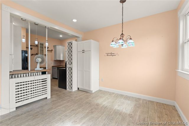 814 E Court Avenue, Jeffersonville, IN 47130