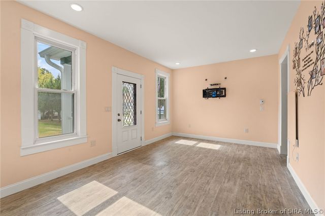 814 E Court Avenue, Jeffersonville, IN 47130