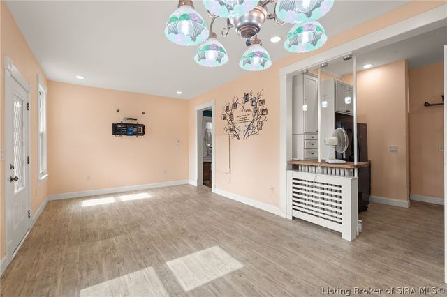 814 E Court Avenue, Jeffersonville, IN 47130
