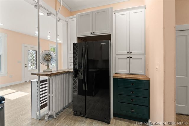 814 E Court Avenue, Jeffersonville, IN 47130