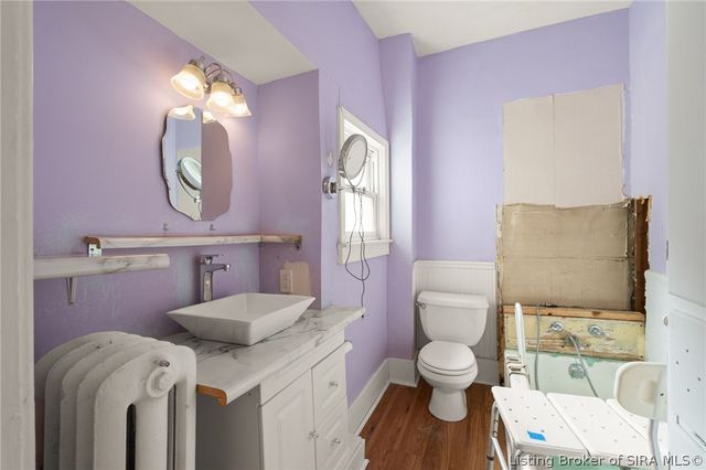 814 E Court Avenue, Jeffersonville, IN 47130