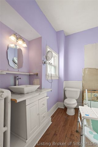 814 E Court Avenue, Jeffersonville, IN 47130