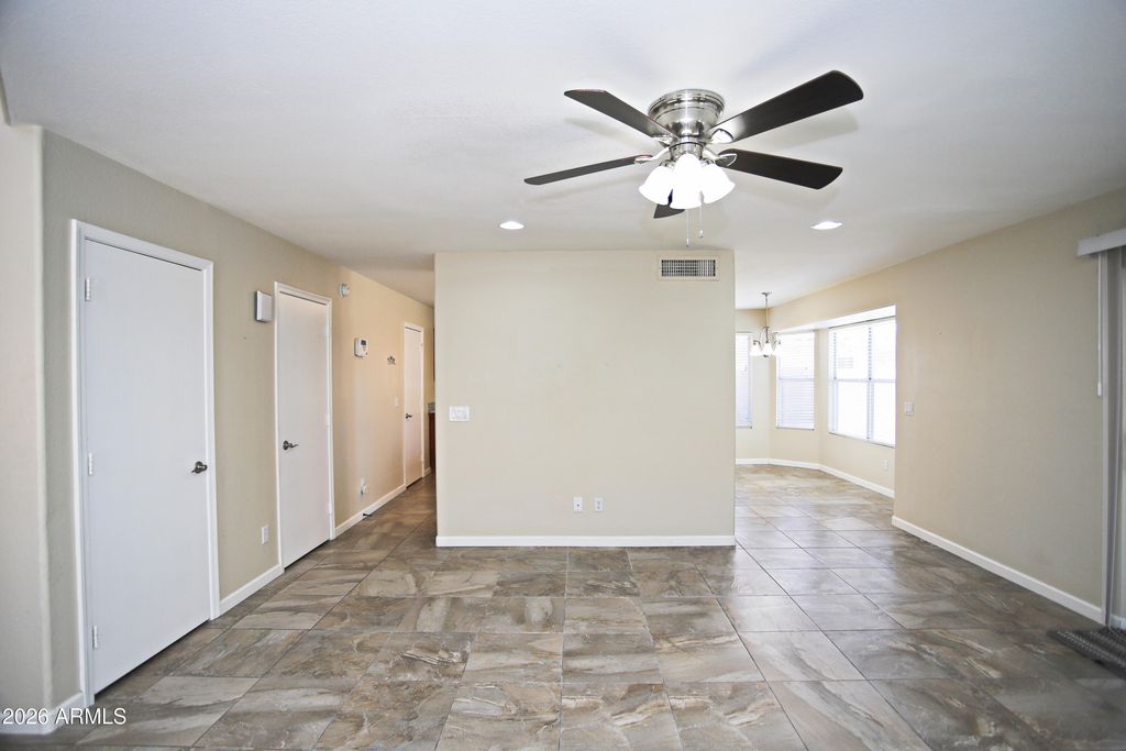 Image 11 of property listing at 1132 W BLUEBIRD Drive, Chandler, AZ 85286