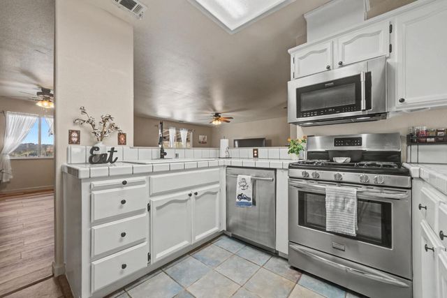 7151 Conner Dr, Valley Springs, CA 95252
