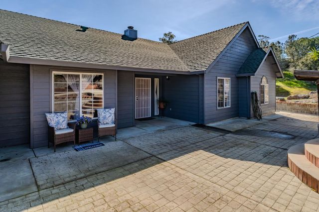 7151 Conner Dr, Valley Springs, CA 95252