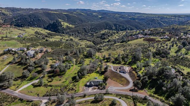 7151 Conner Dr, Valley Springs, CA 95252