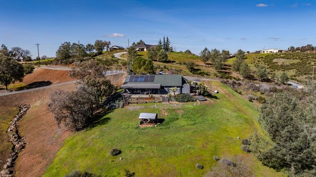 7151 Conner Dr, Valley Springs, CA 95252