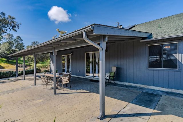 7151 Conner Dr, Valley Springs, CA 95252